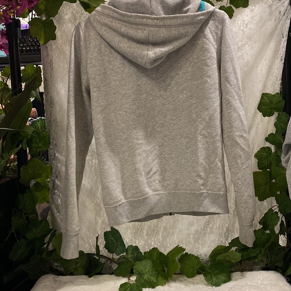 Aeropostal zip up hoodie, good used condition… - Picture 2 of 3